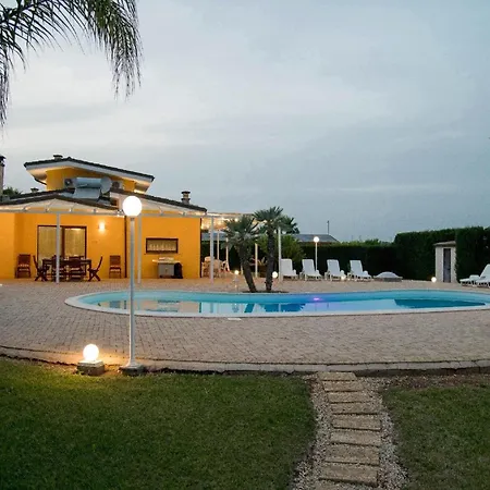 Villa Belvilla By Oyo Nereide, Cleaning Included *